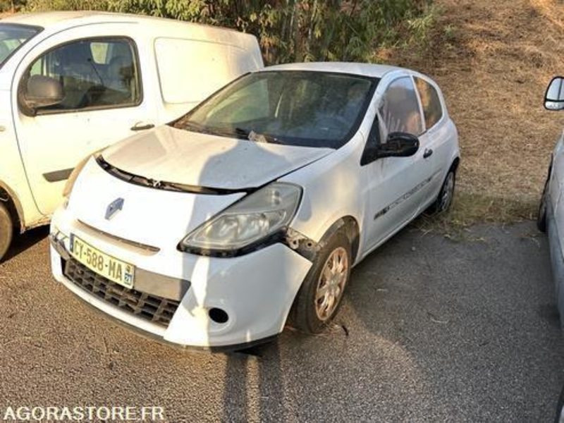 RENAULT CLIO - 1998 - 87625KM - CY588MA - Lengvasis automobilis: foto 2 RENAULT CLIO - 1998 - 87625KM - CY588MA - Lengvasis automobilis: foto 2