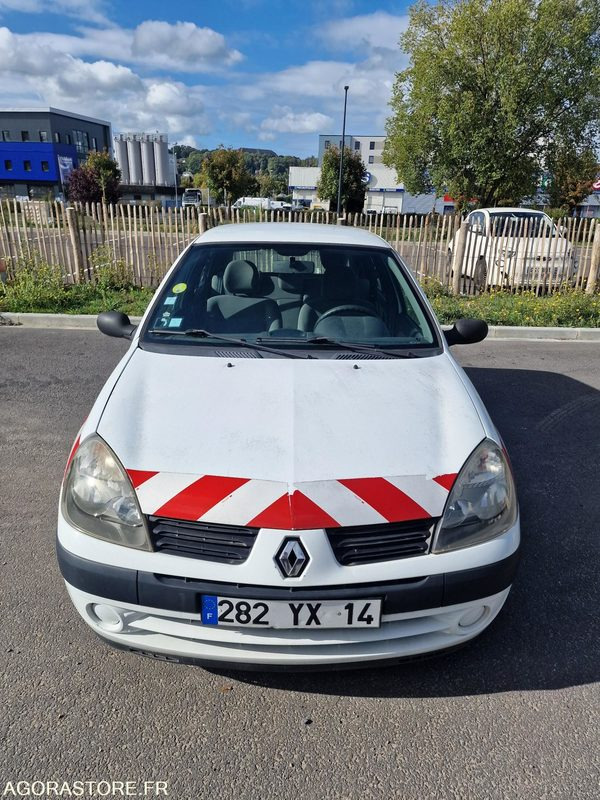 RENAULT CLIO 2 - LOT N°1 - Lengvasis automobilis: foto 2 RENAULT CLIO 2 - LOT N°1 - Lengvasis automobilis: foto 2