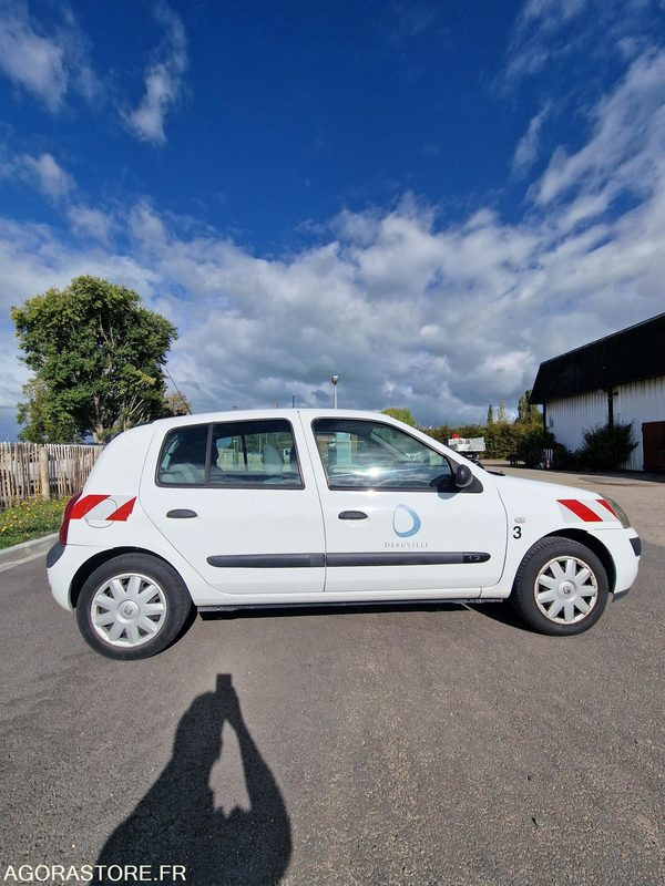 RENAULT CLIO 2 - LOT N°1 - Lengvasis automobilis: foto 5 RENAULT CLIO 2 - LOT N°1 - Lengvasis automobilis: foto 5
