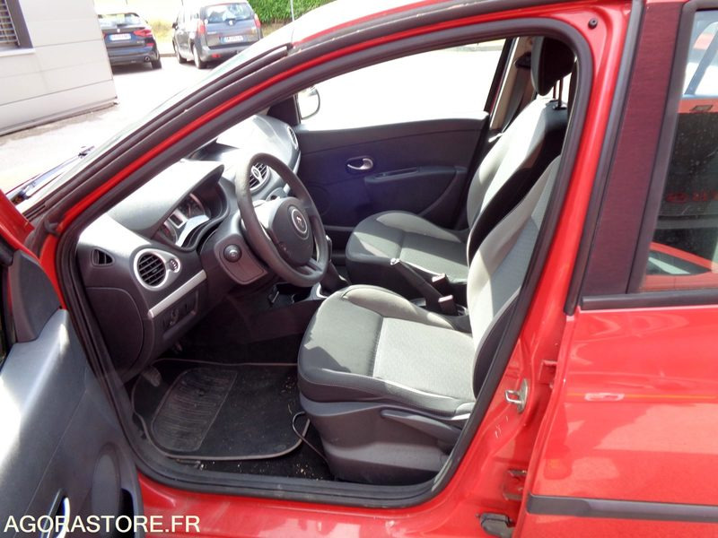 RENAULT CLIO BM.435.JB - 2011 - 196032 KM - Lengvasis automobilis: foto 4 RENAULT CLIO BM.435.JB - 2011 - 196032 KM - Lengvasis automobilis: foto 4