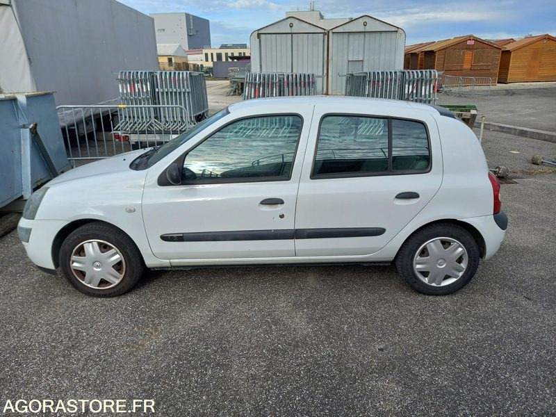RENAULT CLIO PHASE 2-1.2 I 60CV-2005-ESSENCE-122 018 KMS-5 PORTES-ROULANTE-CT OK - Lengvasis automobilis: foto 5 RENAULT CLIO PHASE 2-1.2 I 60CV-2005-ESSENCE-122 018 KMS-5 PORTES-ROULANTE-CT OK - Lengvasis automobilis: foto 5