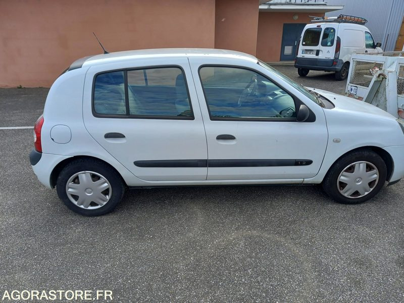 RENAULT CLIO PHASE 2-1.2 I 60CV-2005-ESSENCE-122 018 KMS-5 PORTES-ROULANTE-CT OK - Lengvasis automobilis: foto 3 RENAULT CLIO PHASE 2-1.2 I 60CV-2005-ESSENCE-122 018 KMS-5 PORTES-ROULANTE-CT OK - Lengvasis automobilis: foto 3
