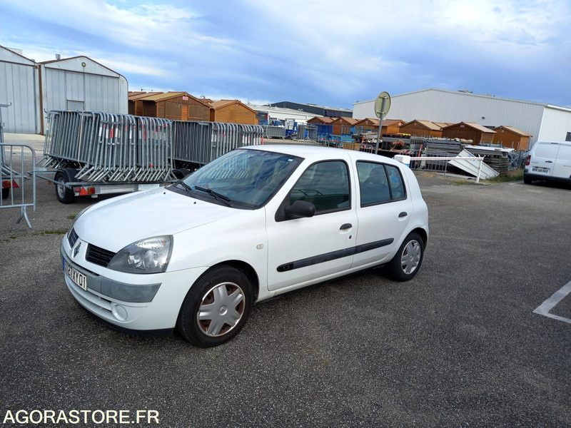 RENAULT CLIO PHASE 2-1.2 I 60CV-2005-ESSENCE-122 018 KMS-5 PORTES-ROULANTE-CT OK - Lengvasis automobilis: foto 1 RENAULT CLIO PHASE 2-1.2 I 60CV-2005-ESSENCE-122 018 KMS-5 PORTES-ROULANTE-CT OK - Lengvasis automobilis: foto 1