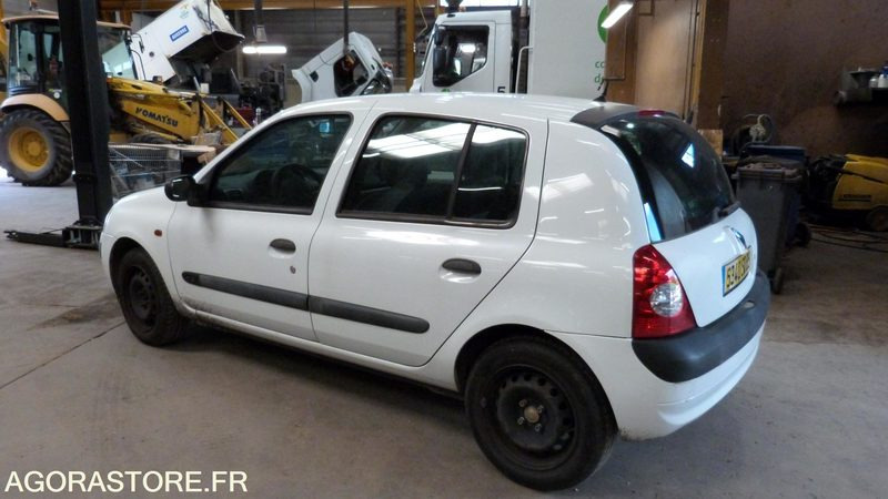 RENAULT CLIO - Lengvasis automobilis: foto 2 RENAULT CLIO - Lengvasis automobilis: foto 2