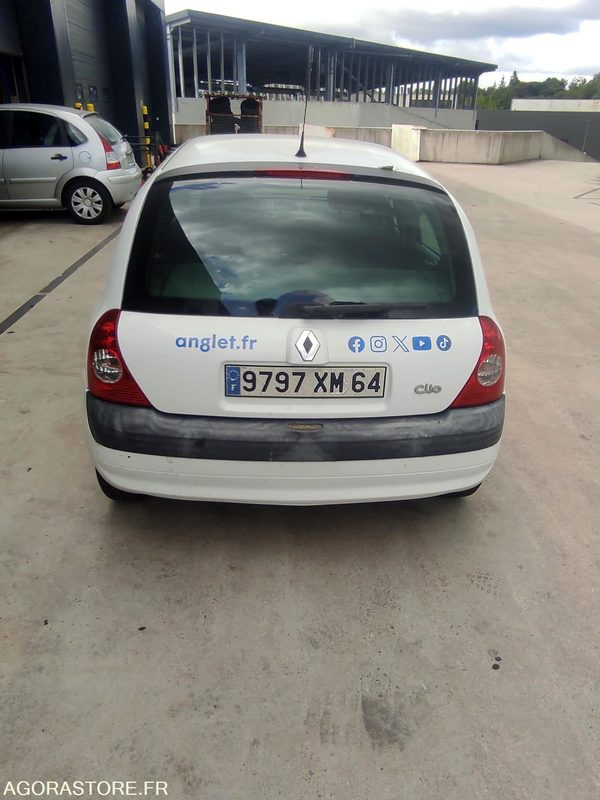 RENAULT Clio - 125820kms - 2003 - Lengvasis automobilis: foto 2 RENAULT Clio - 125820kms - 2003 - Lengvasis automobilis: foto 2