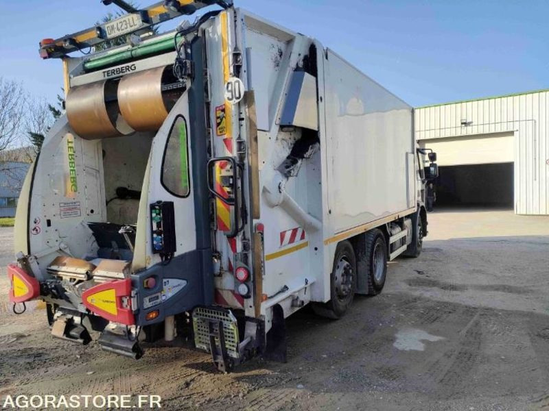 RENAULT D26 WIDE 320.26-E6 - BOM 20m3 CARGOPAC II - 2014 / 306697 KM (DM423LL) - Šiukšliavežis: foto 2 RENAULT D26 WIDE 320.26-E6 - BOM 20m3 CARGOPAC II - 2014 / 306697 KM (DM423LL) - Šiukšliavežis: foto 2