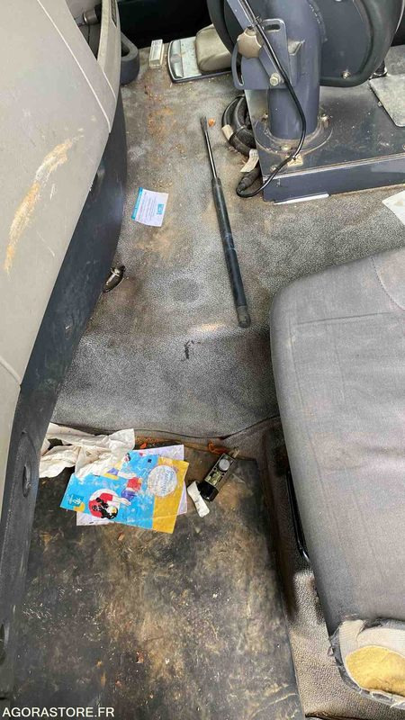 RENAULT DXI 310 - Gatvių šlavimo mašina: foto 5 RENAULT DXI 310 - Gatvių šlavimo mašina: foto 5