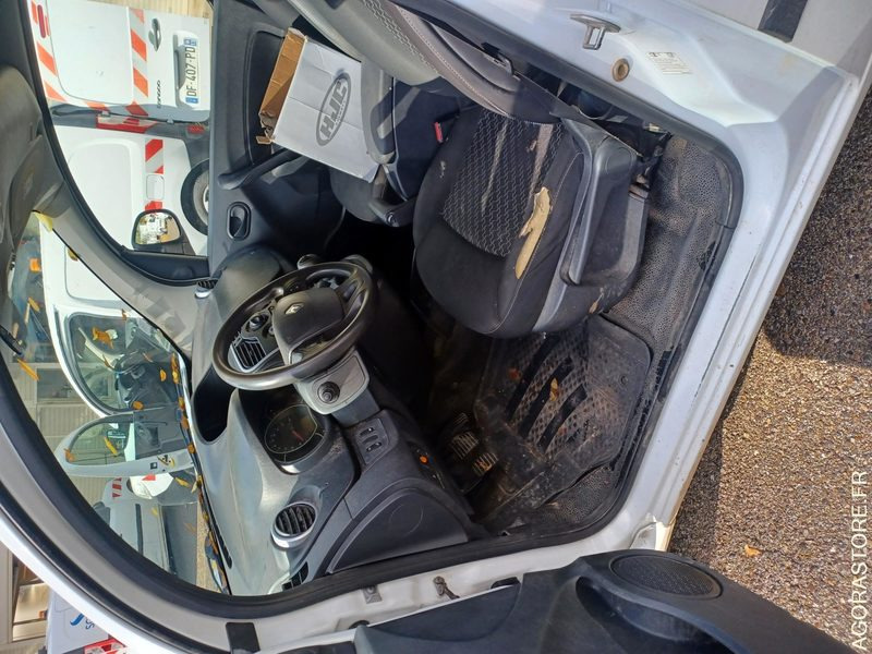 RENAULT KANGOO / REF SCP : 987 - Krovininis mikroautobusas: foto 3 RENAULT KANGOO / REF SCP : 987 - Krovininis mikroautobusas: foto 3
