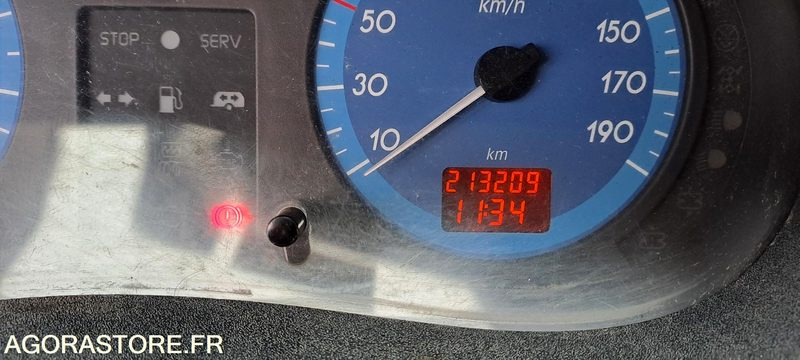 RENAULT MASCOTT PLATEAU ET CELLULE ATELIER - 213216km - 2001 - Mažas savivartis: foto 5 RENAULT MASCOTT PLATEAU ET CELLULE ATELIER - 213216km - 2001 - Mažas savivartis: foto 5