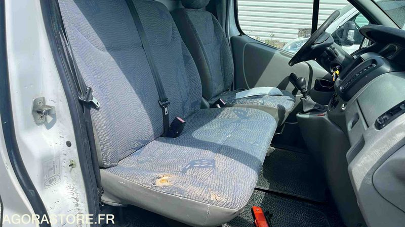 RENAULT TRAFIC - 2003 - 101477kms - Krovininis mikroautobusas: foto 5 RENAULT TRAFIC - 2003 - 101477kms - Krovininis mikroautobusas: foto 5