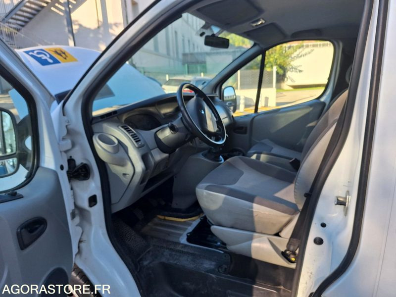 RENAULT TRAFIC - Mikroautobusas, Keleivinis furgonas: foto 5 RENAULT TRAFIC - Mikroautobusas, Keleivinis furgonas: foto 5