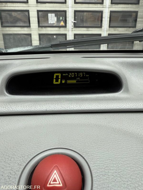 RENAULT TWINGO GPL / ESSENCE - Lengvasis automobilis: foto 3 RENAULT TWINGO GPL / ESSENCE - Lengvasis automobilis: foto 3
