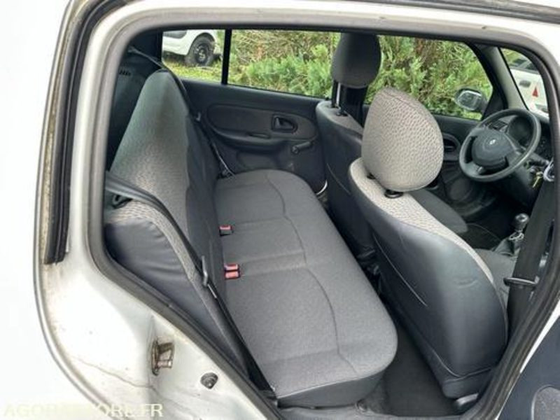 Renault Clio - 299BCF57 - Lengvasis automobilis: foto 4 Renault Clio - 299BCF57 - Lengvasis automobilis: foto 4