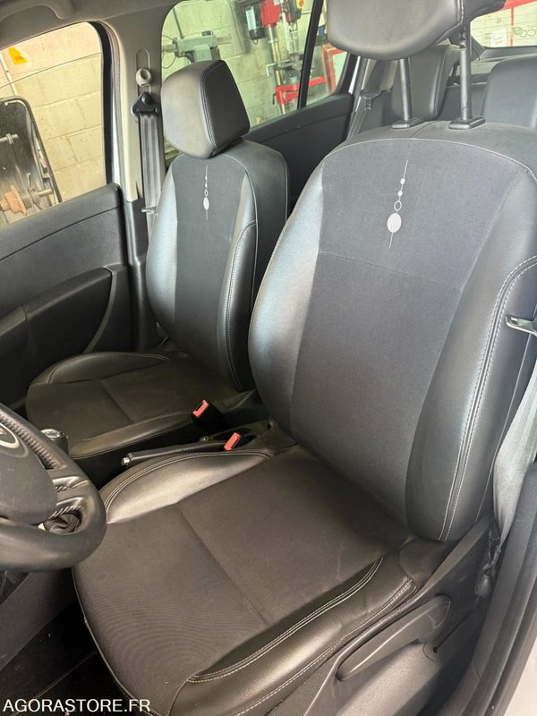 Renault Clio 3 139178 kms 2012 - Lengvasis automobilis: foto 5 Renault Clio 3 139178 kms 2012 - Lengvasis automobilis: foto 5