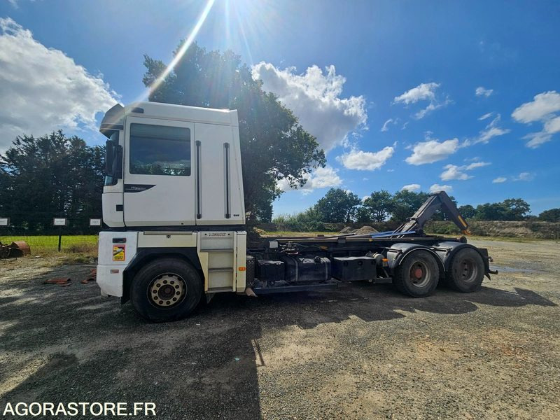 Renault Magnum 6x4 porteur ampliroll essieux relevables - Hook-lift sunkvežimis: foto 1 Renault Magnum 6x4 porteur ampliroll essieux relevables - Hook-lift sunkvežimis: foto 1