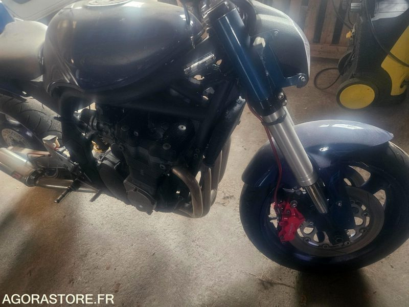 SUZUKI GSF 650 SANS CG VENTE POUR PIECE - Motociklas: foto 4 SUZUKI GSF 650 SANS CG VENTE POUR PIECE - Motociklas: foto 4