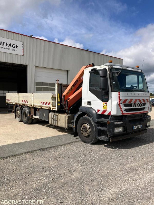 CAMION PLATEAU 6x2 IVECO STRALIS 260S31 + GRUE PK15500 - Année 2008 - 483 000 km - Sunkvežimis: foto 3 CAMION PLATEAU 6x2 IVECO STRALIS 260S31 + GRUE PK15500 - Année 2008 - 483 000 km - Sunkvežimis: foto 3