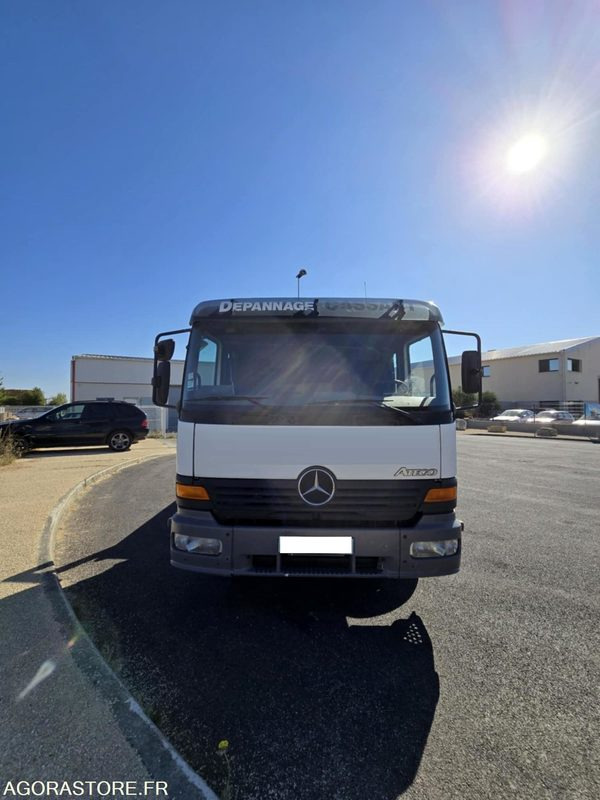 Dépanneuse Mercedes 1223 MOTEUR ECHANGE STANDARD 8O.000 - Sunkvežimis: foto 3 Dépanneuse Mercedes 1223 MOTEUR ECHANGE STANDARD 8O.000 - Sunkvežimis: foto 3