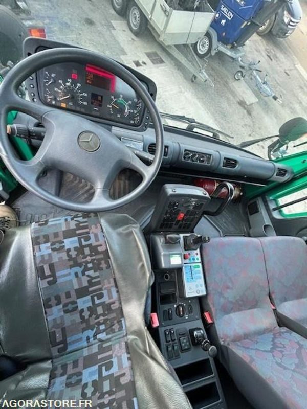 MERCEDES UNIMOG U300C VERSION COMMUNALE 2000 97652 KM - Sunkvežimis: foto 4 MERCEDES UNIMOG U300C VERSION COMMUNALE 2000 97652 KM - Sunkvežimis: foto 4