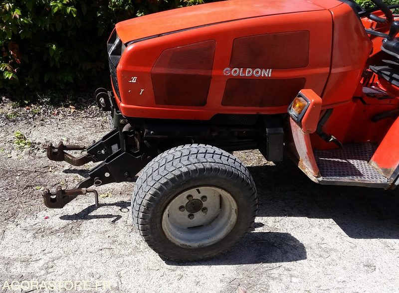 TRACTEUR GOLDONI IDEA 30 DIESEL (SANS TVA) - Traktorius: foto 2 TRACTEUR GOLDONI IDEA 30 DIESEL (SANS TVA) - Traktorius: foto 2