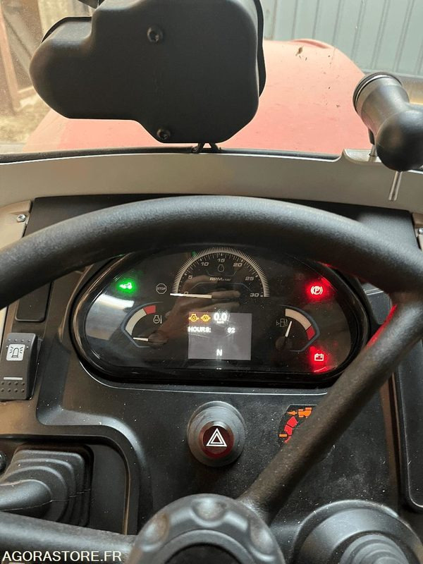 TRACTEUR MASSEY FERGUSSON 3WF75 - 2024 / 100 HEURES - Traktorius: foto 3 TRACTEUR MASSEY FERGUSSON 3WF75 - 2024 / 100 HEURES - Traktorius: foto 3