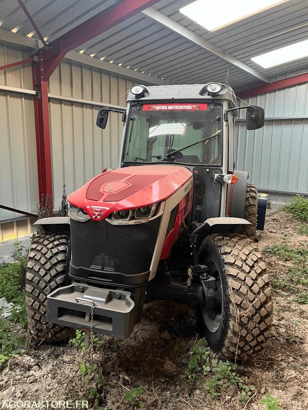 TRACTEUR MASSEY FERGUSSON 3WF75 - 2024 / 100 HEURES - Traktorius: foto 2 TRACTEUR MASSEY FERGUSSON 3WF75 - 2024 / 100 HEURES - Traktorius: foto 2
