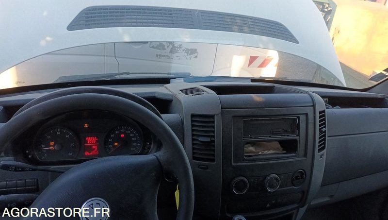 VOLKSWAGEN CRAFTER - 2011 - 198252KM - BL207FB - Mažas savivartis: foto 5 VOLKSWAGEN CRAFTER - 2011 - 198252KM - BL207FB - Mažas savivartis: foto 5