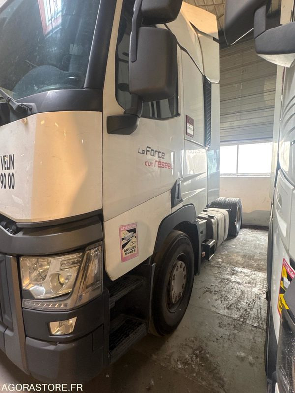 RENAULT T 480 - 593 951KM - 2017 - Vilkikas: foto 3 RENAULT T 480 - 593 951KM - 2017 - Vilkikas: foto 3