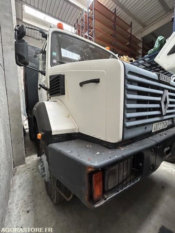 RENAULT TRACTEUR C290 4X4 110KM/H  282500 KM - Vilkikas: foto 3 RENAULT TRACTEUR C290 4X4 110KM/H  282500 KM - Vilkikas: foto 3