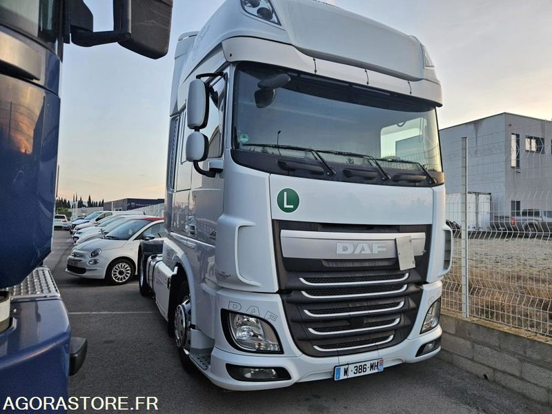 TRACTEUR DAF XF 510 XL - 2016 - 447120km - TRES BON ETAT - Vilkikas: foto 1 TRACTEUR DAF XF 510 XL - 2016 - 447120km - TRES BON ETAT - Vilkikas: foto 1