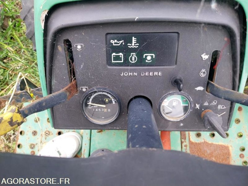 TRACTEUR JOHN DEERE 755 1453 kms 1985 - Vilkikas: foto 5 TRACTEUR JOHN DEERE 755 1453 kms 1985 - Vilkikas: foto 5