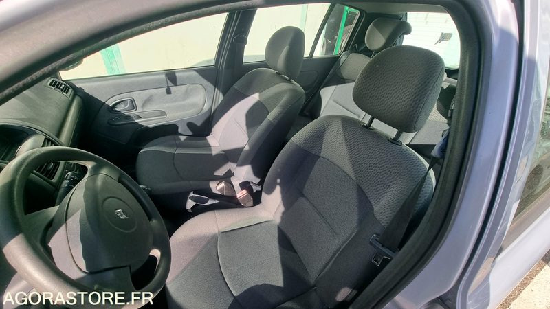 Clio - Lengvasis automobilis: foto 5 Clio - Lengvasis automobilis: foto 5