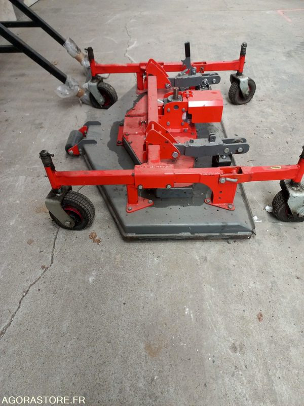 Coupe de tondeuse mulchng Morgneux TMC 150 fixation Kubota - Vejapjovė: foto 1 Coupe de tondeuse mulchng Morgneux TMC 150 fixation Kubota - Vejapjovė: foto 1