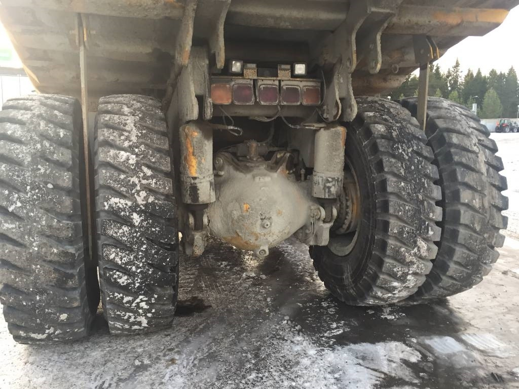 Komatsu HD 405-6 - Karjerinis savivartis: foto 5 Komatsu HD 405-6 - Karjerinis savivartis: foto 5