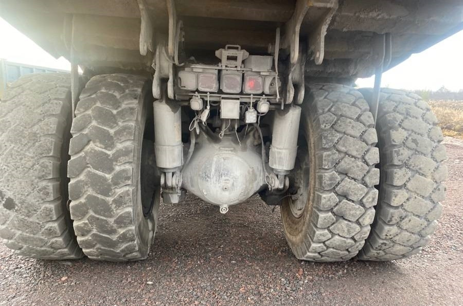 Komatsu HD405-7 - Karjerinis savivartis: foto 5 Komatsu HD405-7 - Karjerinis savivartis: foto 5