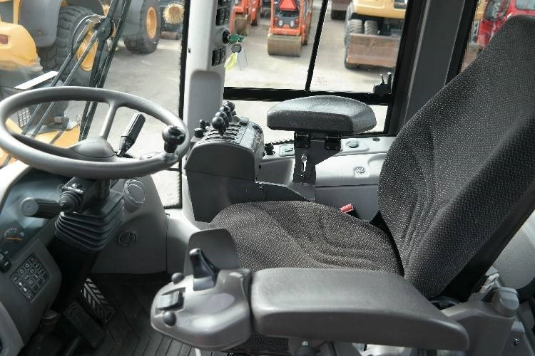 Ratinis krautuvas Volvo L 45 F: foto 12