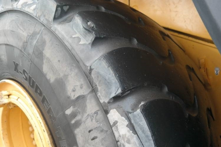 Volvo L220G - Ratinis krautuvas: foto 5 Volvo L220G - Ratinis krautuvas: foto 5