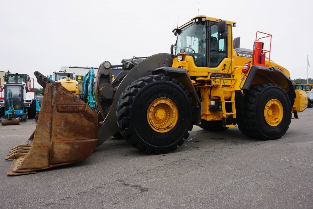 Volvo L250H *Uthyres* - Ratinis krautuvas: foto 1 Volvo L250H *Uthyres* - Ratinis krautuvas: foto 1