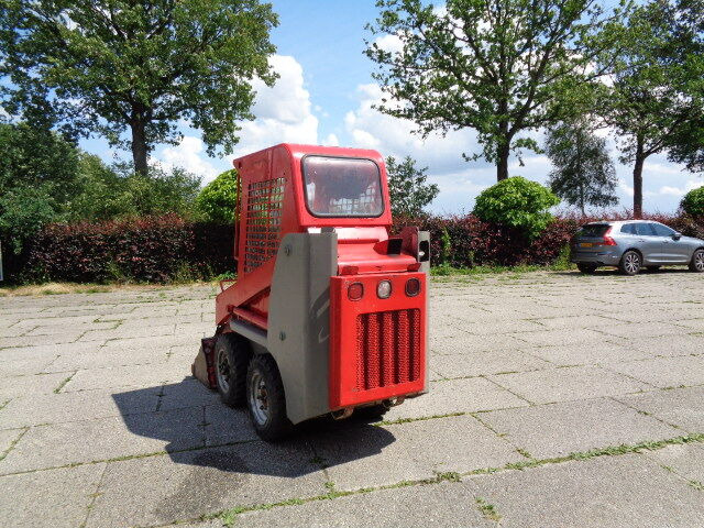 Gehl 1640 - Mini krautuvas: foto 3 Gehl 1640 - Mini krautuvas: foto 3