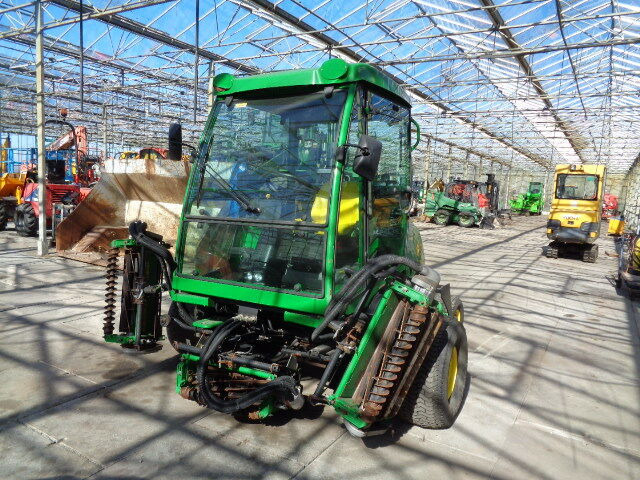 John Deere 3235C - Vejapjovė: foto 2 John Deere 3235C - Vejapjovė: foto 2