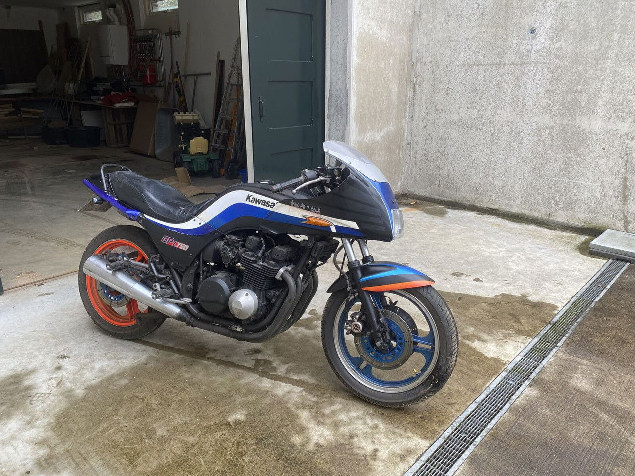 Kawasaki GPZ 750 - Motociklas: foto 4 Kawasaki GPZ 750 - Motociklas: foto 4