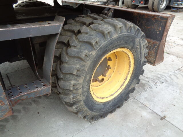 New Holland MH 4.6 - Ratinis ekskavatorius: foto 5 New Holland MH 4.6 - Ratinis ekskavatorius: foto 5