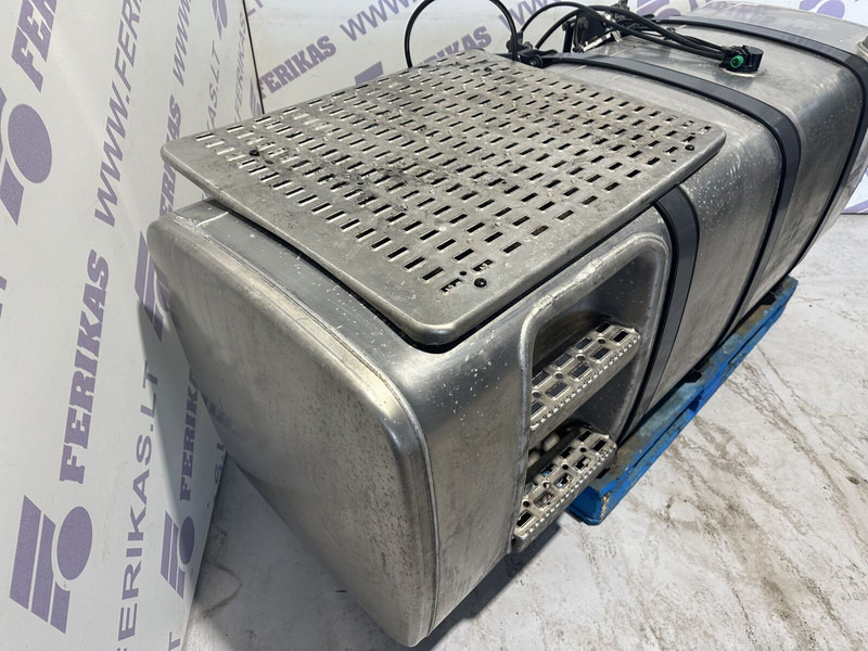 DAF 830L, fuel tank with brackets - Degalų bakas - Sunkvežimis: foto 3 DAF 830L, fuel tank with brackets - Degalų bakas - Sunkvežimis: foto 3