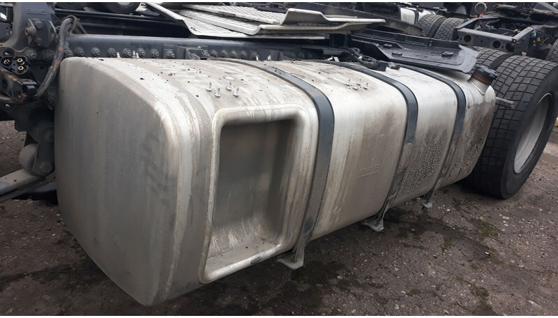 DAF complete fuel tank 765L with brackets - Degalų bakas - Sunkvežimis: foto 1 DAF complete fuel tank 765L with brackets - Degalų bakas - Sunkvežimis: foto 1
