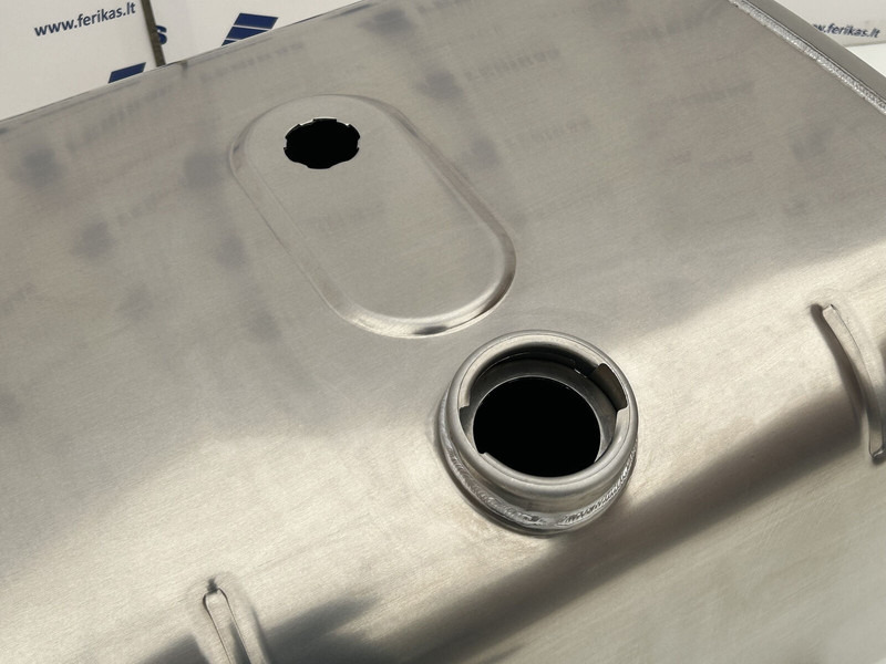 MAN New aluminum fuel tank 220L - Degalų bakas - Sunkvežimis: foto 4 MAN New aluminum fuel tank 220L - Degalų bakas - Sunkvežimis: foto 4