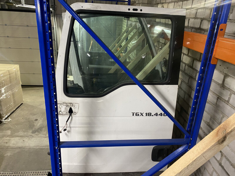 MAN TGX - Durys ir dalys - Sunkvežimis: foto 3 MAN TGX - Durys ir dalys - Sunkvežimis: foto 3