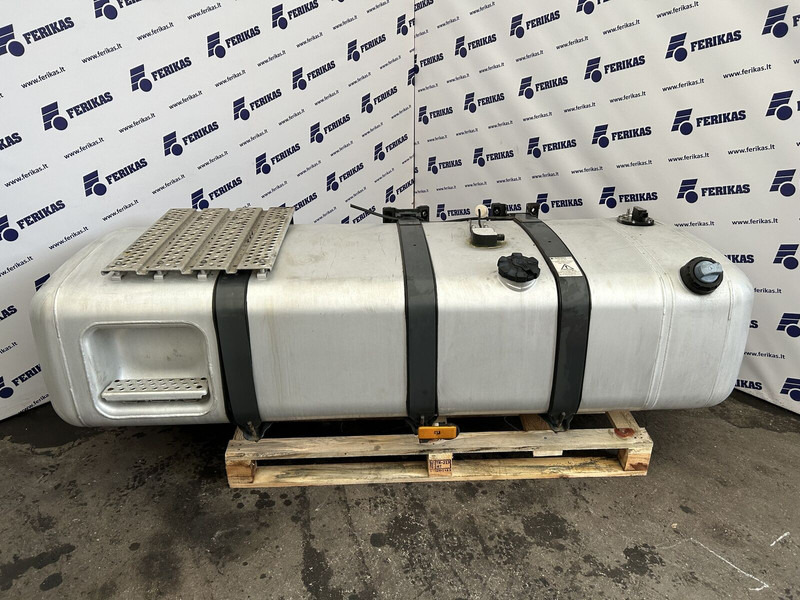 Mercedes-Benz 660L + 75L AdBlue complete fuel tank - Degalų bakas - Sunkvežimis: foto 1 Mercedes-Benz 660L + 75L AdBlue complete fuel tank - Degalų bakas - Sunkvežimis: foto 1