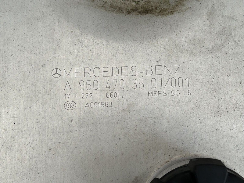Mercedes-Benz 660L + 75L AdBlue complete fuel tank - Degalų bakas - Sunkvežimis: foto 5 Mercedes-Benz 660L + 75L AdBlue complete fuel tank - Degalų bakas - Sunkvežimis: foto 5