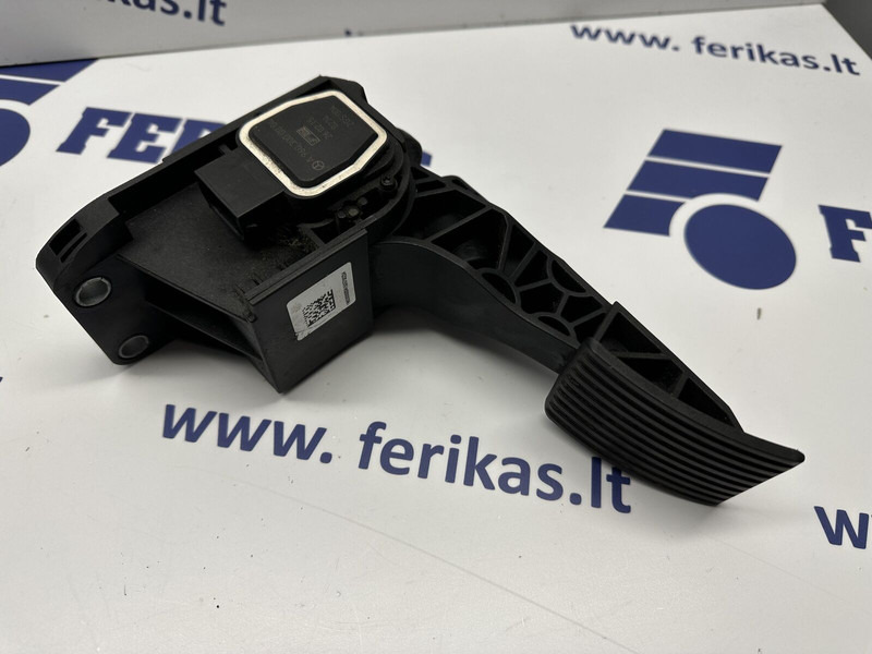 Mercedes-Benz MP4 accelerator pedal - Pedalas - Sunkvežimis: foto 1 Mercedes-Benz MP4 accelerator pedal - Pedalas - Sunkvežimis: foto 1
