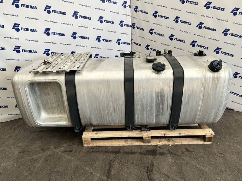 Mercedes-Benz combined fuel tank 720L - Degalų bakas - Sunkvežimis: foto 1 Mercedes-Benz combined fuel tank 720L - Degalų bakas - Sunkvežimis: foto 1